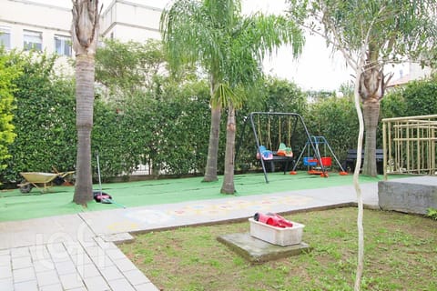 Image 33 - 266523